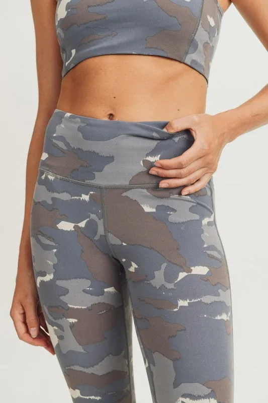 HIGH WAISTED PERFORMANCE LEGGINGS (CAMO)